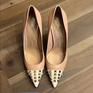 Valentino Women's Blush Rockstud Alcove Heels - never worn